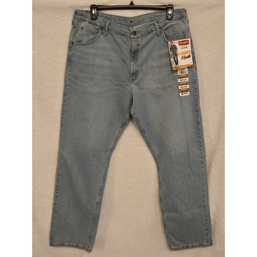 Wrangler Mens Jeans 40x32 NEW Five Star Premium Relaxed Fit Flex  Light Wash
